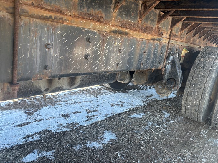 #2294-•-2013-freightliner-m2-flatbed-truck-image-46