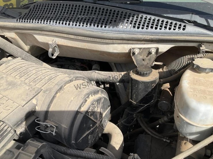 2011-chevrolet-express-4500-image-12