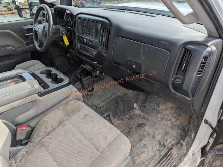 2017-chevrolet-silverado-3500-image-33