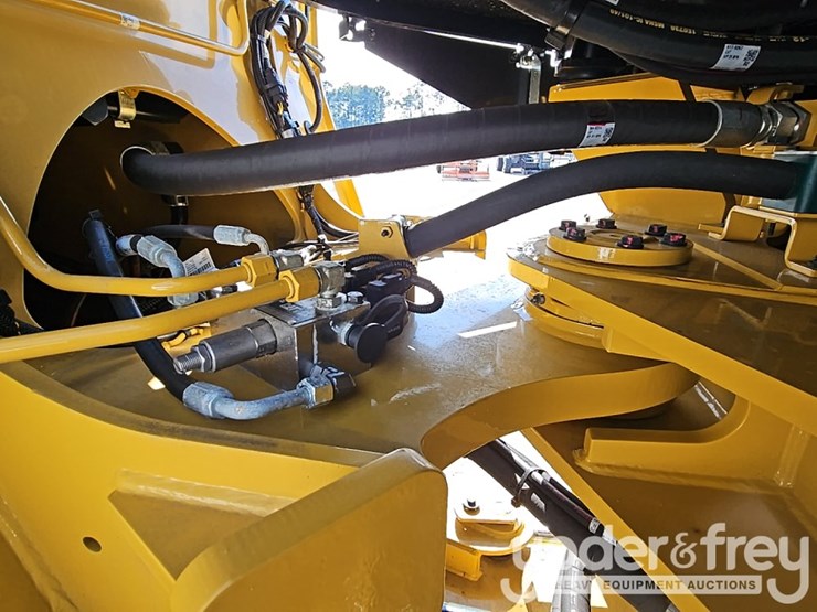 2026-caterpillar-930-image-23