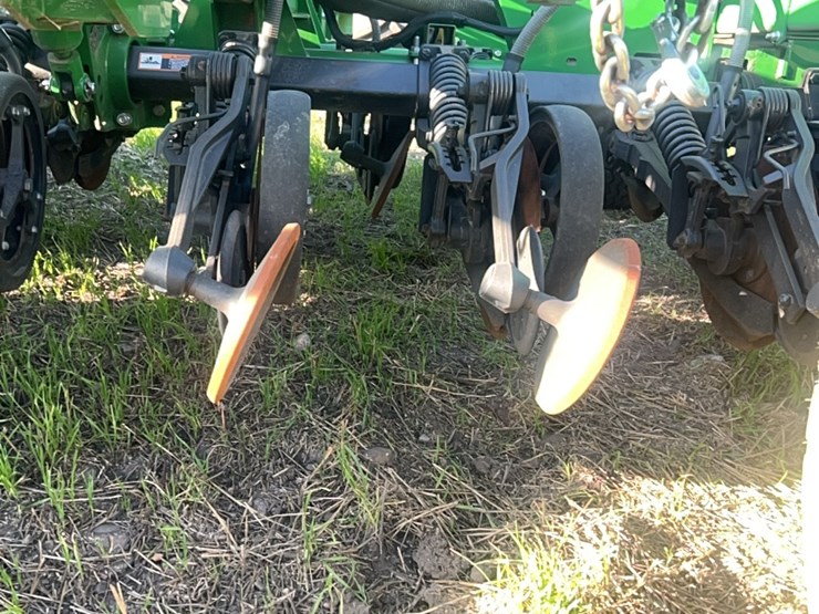 2018-john-deere-1910-image-157