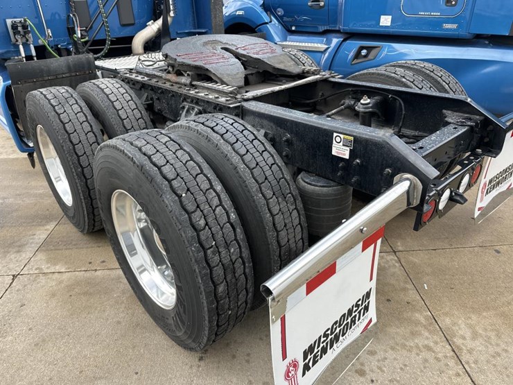 2022-kenworth-t680-image-16