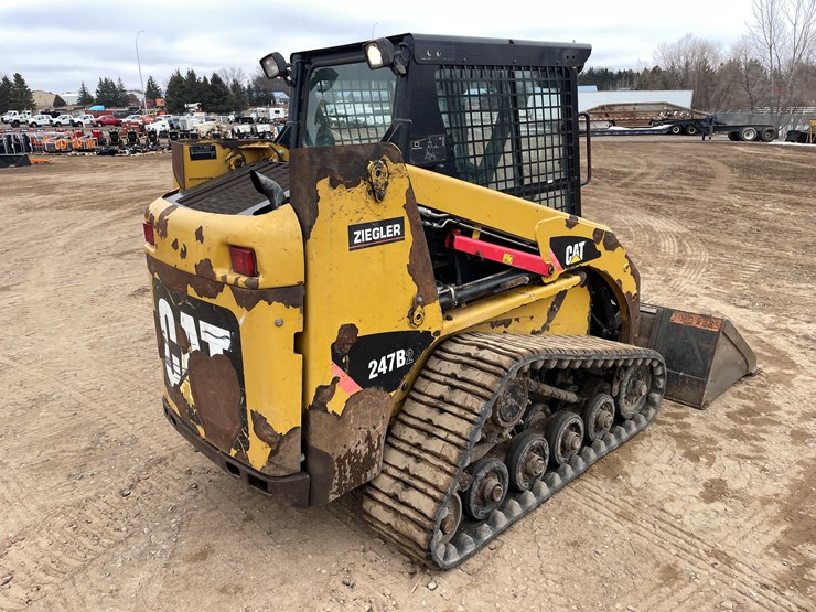 caterpillar-247-image-3