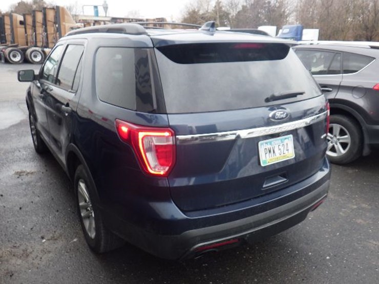 2017-ford-explorer-image-9