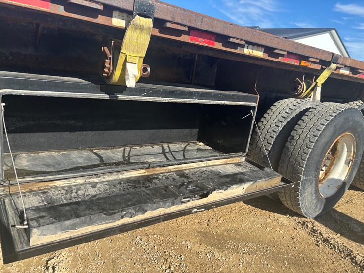 2005-sterling-lt8500-image-47