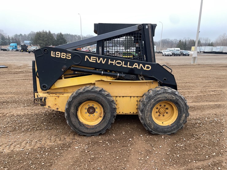 #1027-•-new-holland-lx985-skid-steer-image-6