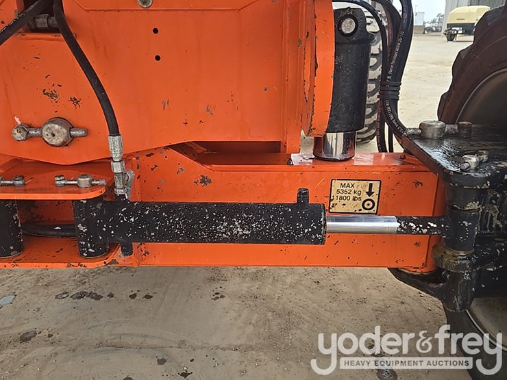 2015-jlg-600s-image-25