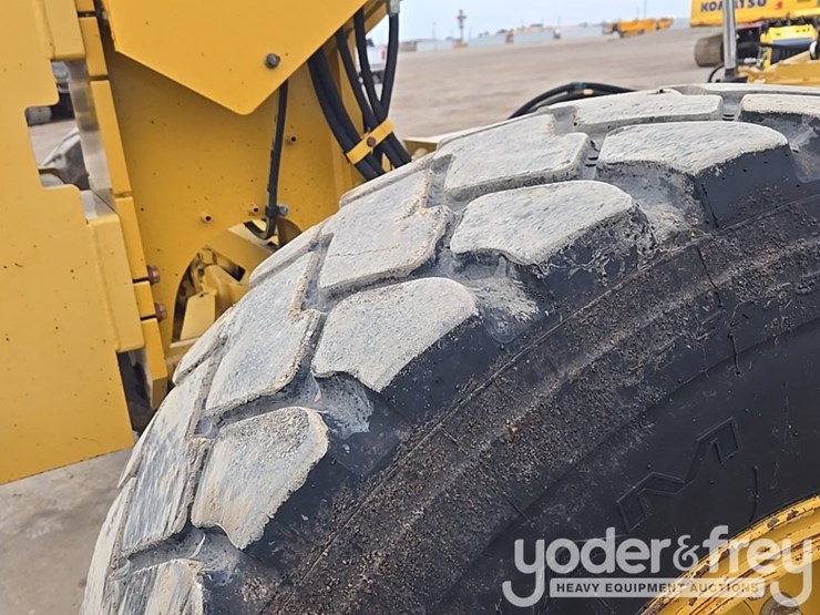 2015-caterpillar-12m3-image-14