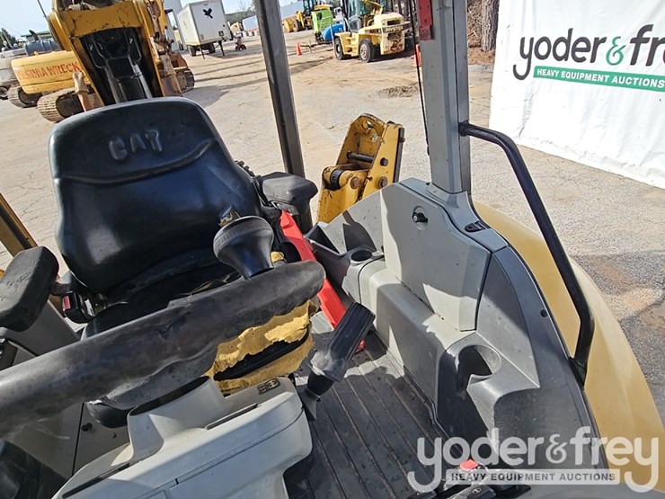 2016-caterpillar-420f2-it-image-31