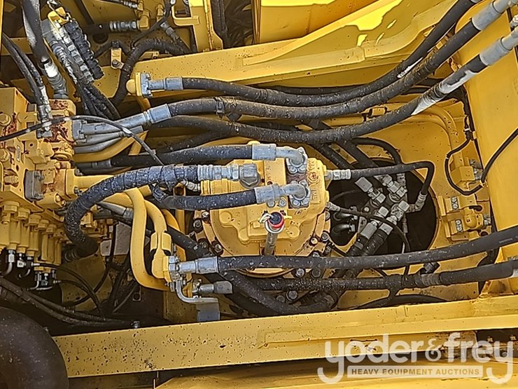2017-komatsu-pc360-lc-11-image-35
