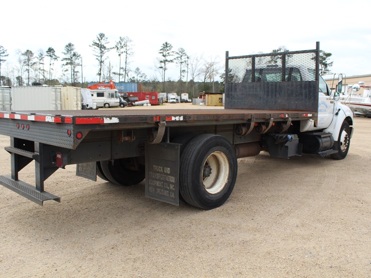 2011-ford-f650-image-3