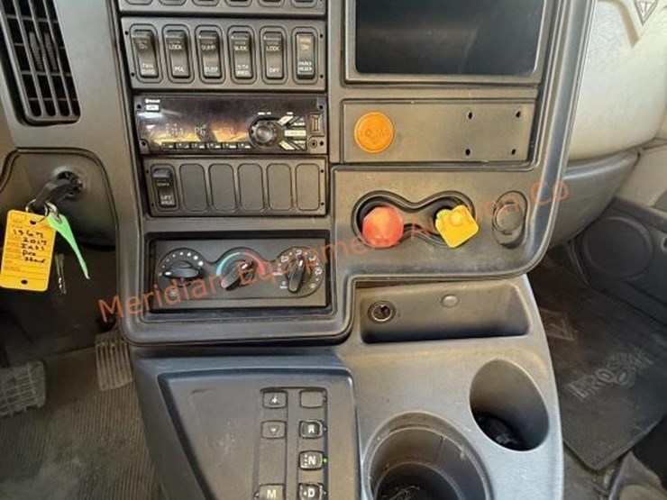 2017-international-prostar-image-31