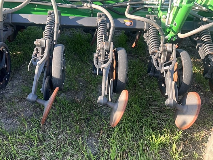 2018-john-deere-1910-image-177