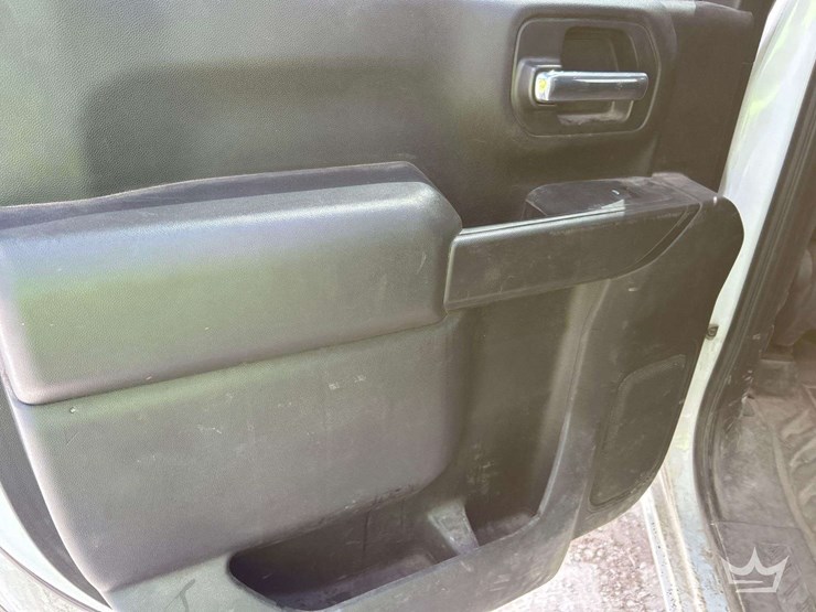 2022-chevrolet-silverado-2500-image-22