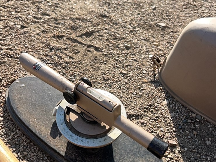 survey-tool,-complete-with-scope,-measuring-stick,-tripod-image-7