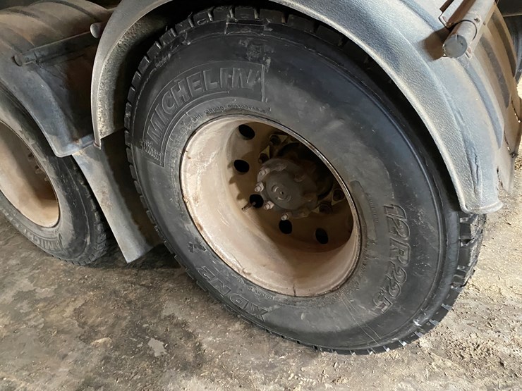 2019-western-star-4700sb-image-10