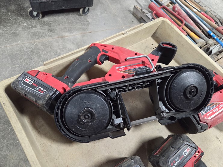 #5417-•-(5)-milwaukee-tools-w/-(5)-batteries-and-more-image-11