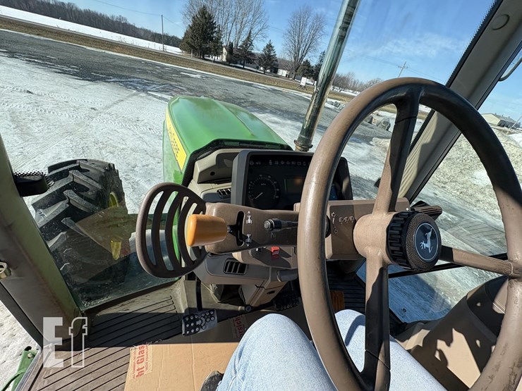 2011-john-deere-7130-image-25