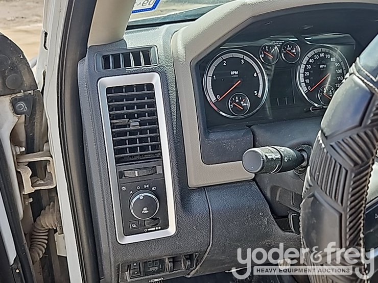 2010-dodge-ram-3500-image-54
