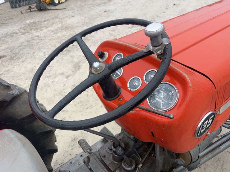 massey-ferguson-135-image-27