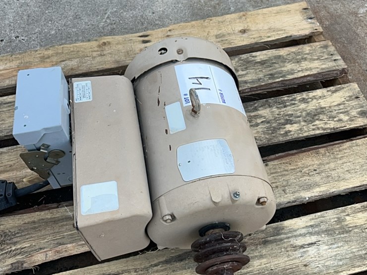 very-good-baldor-7.5-hp-220-single-phase-electric-motor-with-self-contained-on-off-switch-image-16