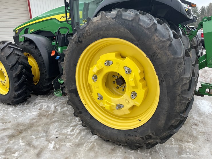 2020-john-deere-8r-340-image-30