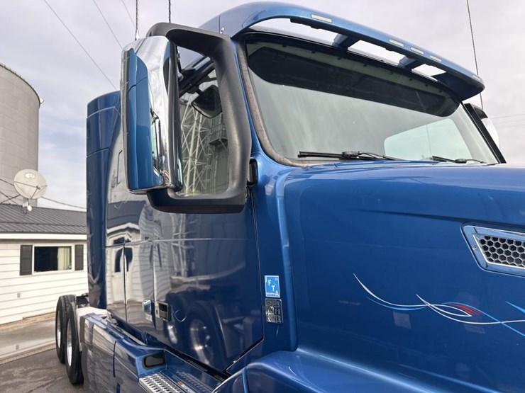 2018-volvo-10-image-20