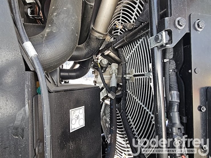 2026-caterpillar-930-image-33