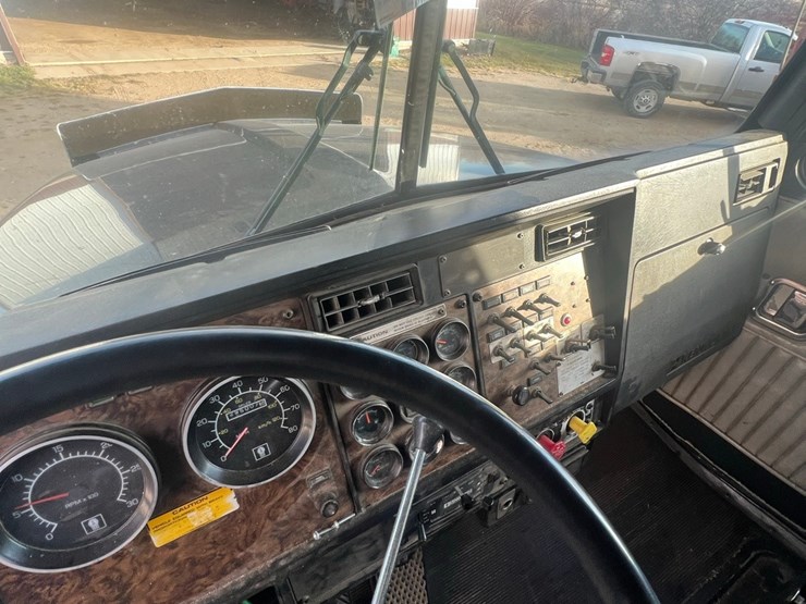 1992-kenworth-t800-image-32