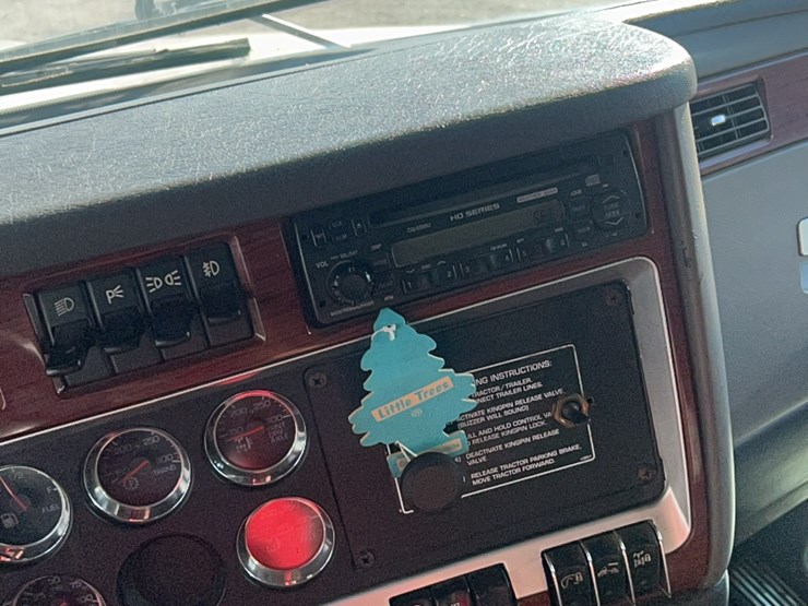 2007-kenworth-t800-image-57