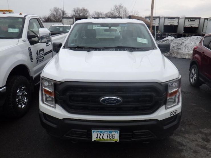 2021-ford-f150-xl-image-2