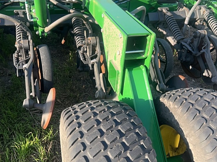 2018-john-deere-1910-image-179