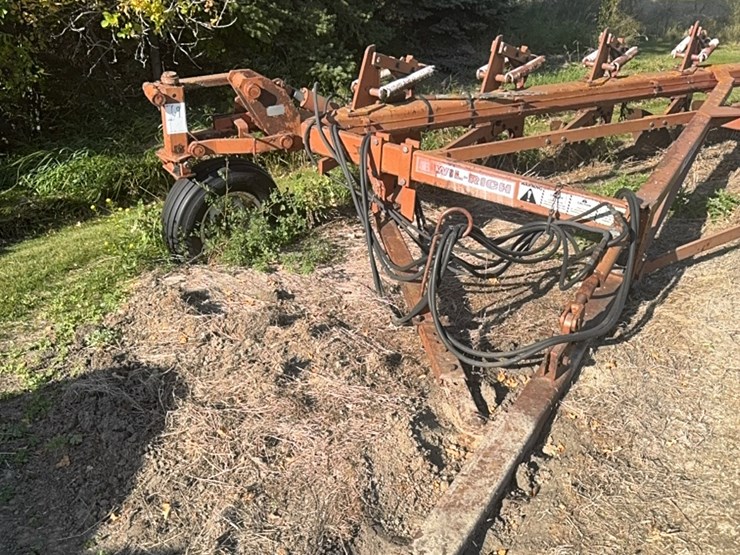 ￼wilrich-eight-bottom-auto-reset-plow,-been-parked-for-a-while,-good-working-unit-when-last-used.-image-18