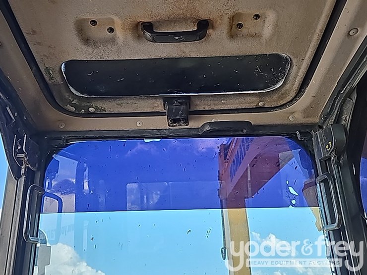 2017-komatsu-pc360-lc-11-image-57