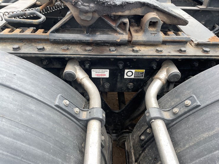 2019-kenworth-t880-image-17