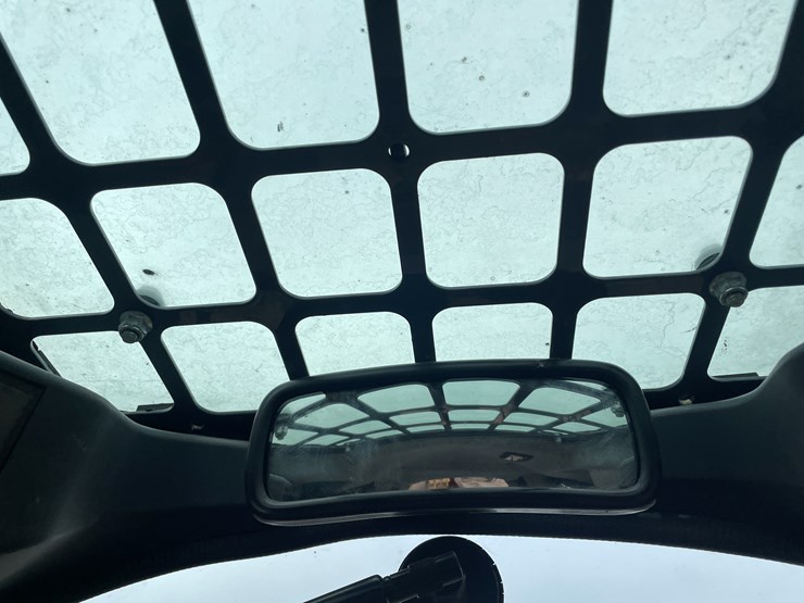 2019-john-deere-332-image-43