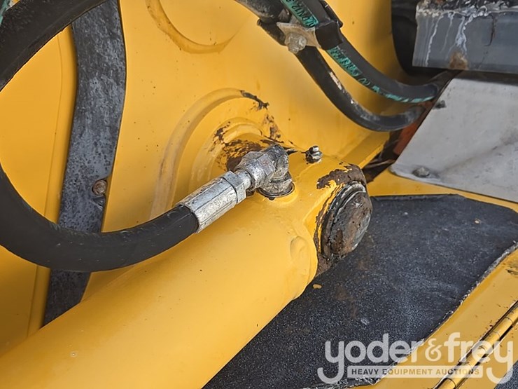 2018-deere-310sl-image-29