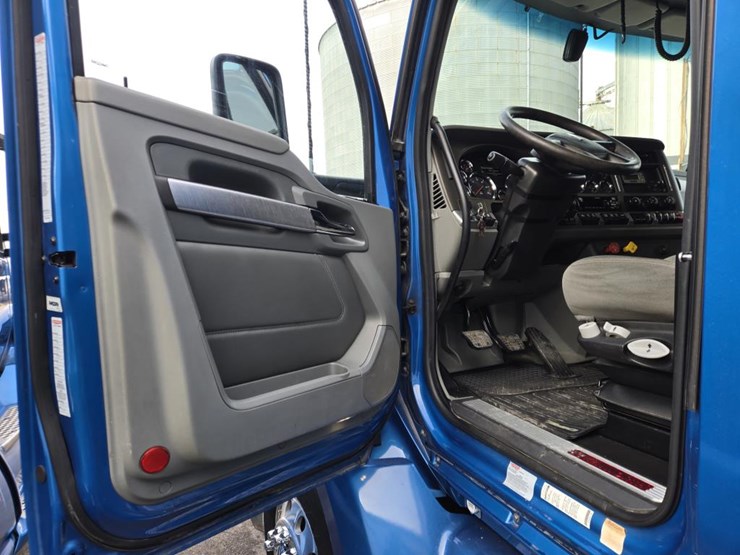 2019-kenworth-t680-image-54