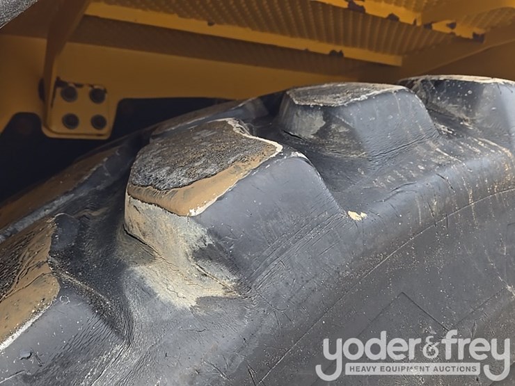 2019-deere-460e-image-10