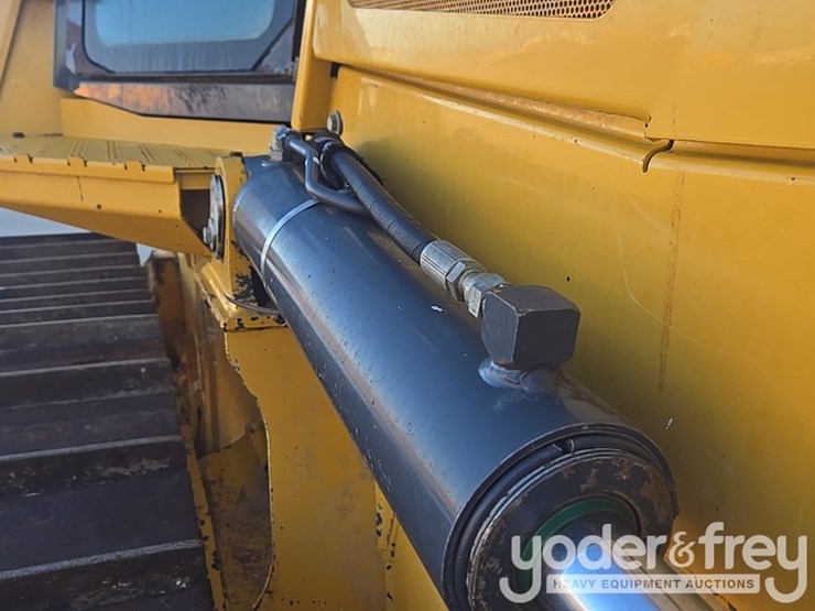 2018-deere-700k-image-37