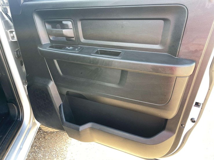 2014-dodge-1500-image-17