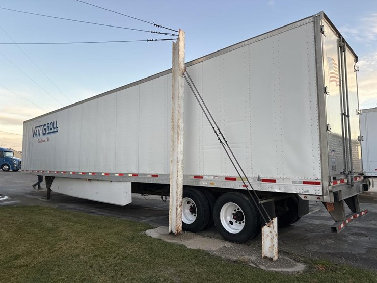 2019-utility-53'-image-2