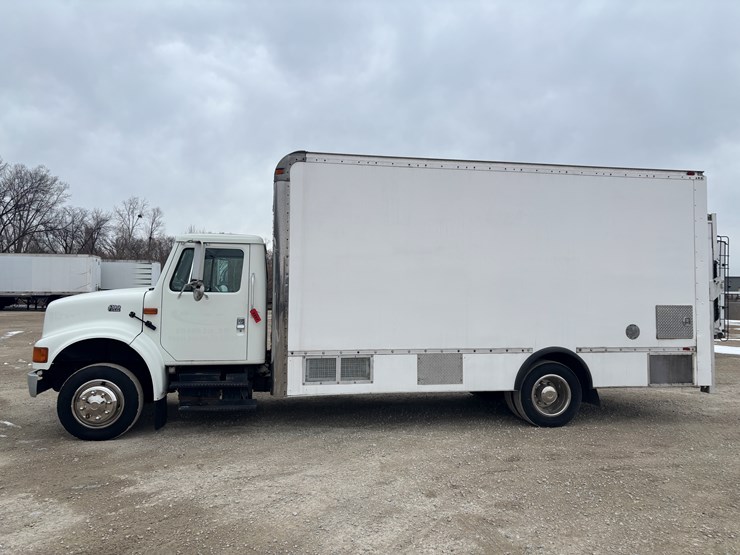 2002-international-4700-image-2