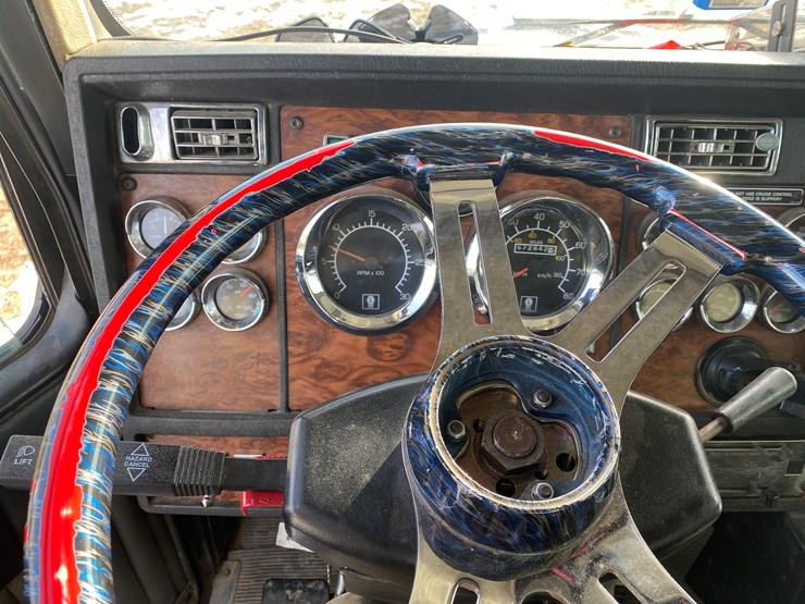 1999-kenworth-t800-image-44