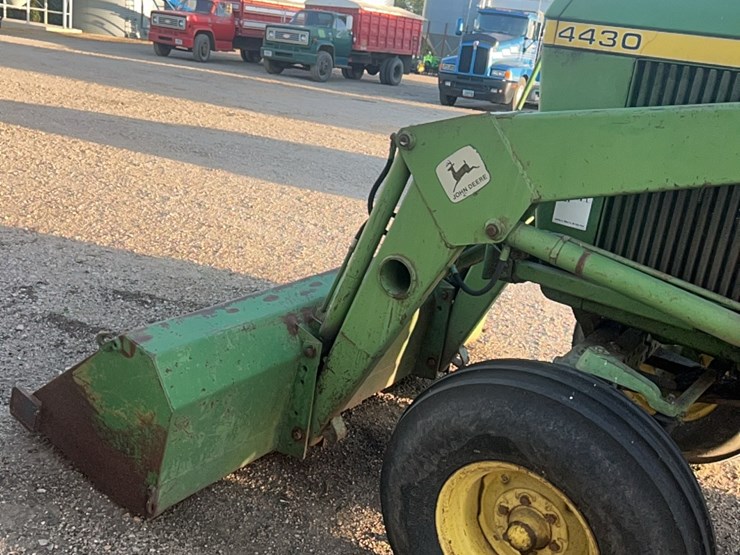 john-deere-4430-image-30