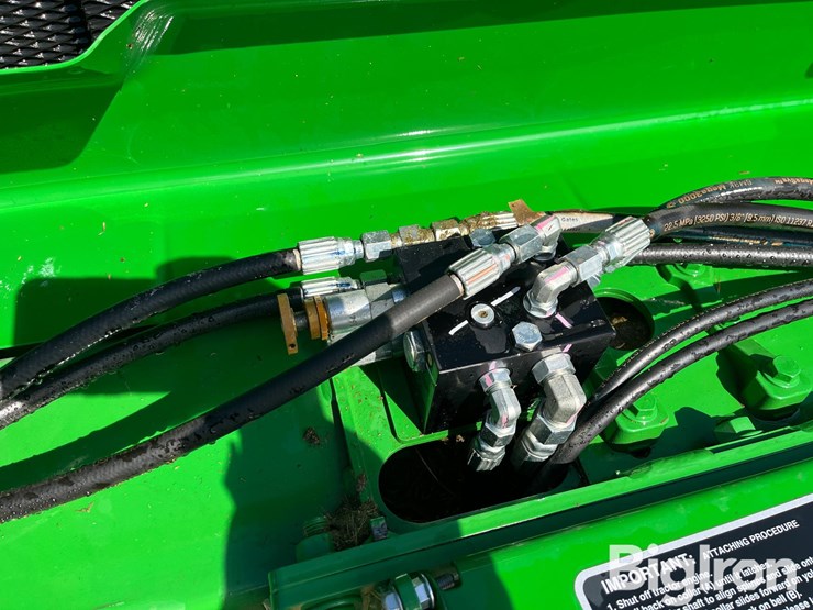 2021-john-deere-560m-image-18