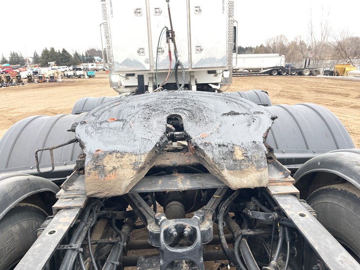 2019-kenworth-t880-image-27