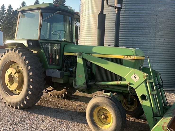 john-deere-4430-image-3
