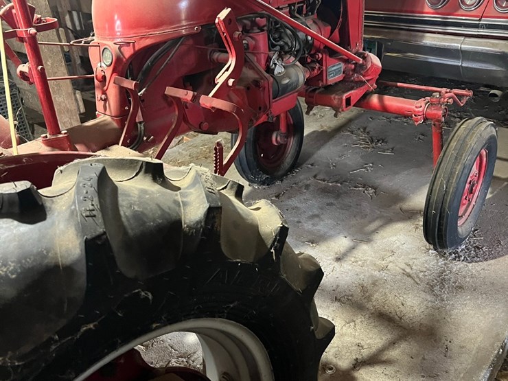 lot-17.-ihc-cub-collector-tractor,-serial-#fcb-14068,-new-tires,-been-in-the-shed-image-4