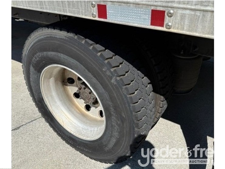 2013-international-durastar-4300-image-4